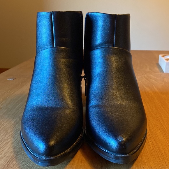 🎉Blondo Eileen 🎉 Waterproof Ankle Boots 8 - Picture 2 of 10